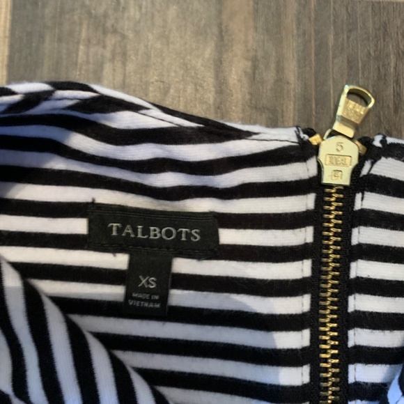 Talbots exposed back zip sleeveless top .‎ Worn about 5x - Picture 2 of 4
